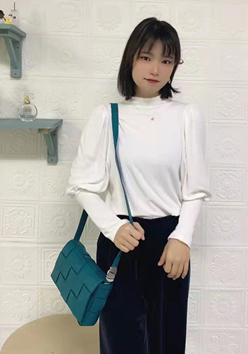 Mia 15 Square Leather Shoulder Bag Blue