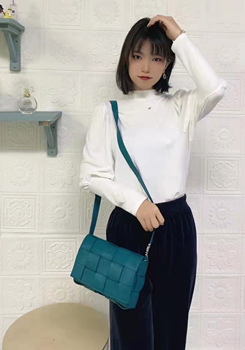 Mia 15 Square Leather Shoulder Bag Blue