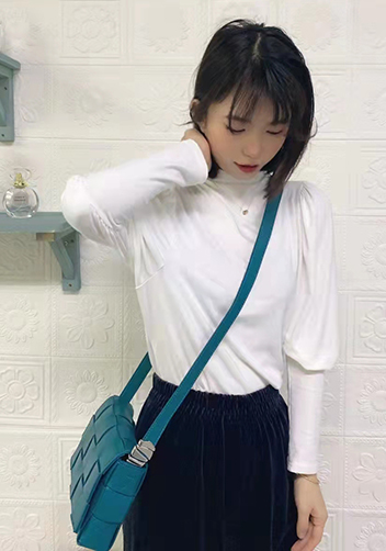 Mia 15 Square Leather Shoulder Bag Blue