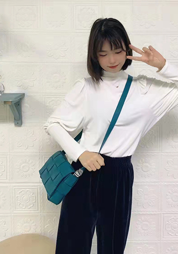 Mia 15 Square Leather Shoulder Bag Blue