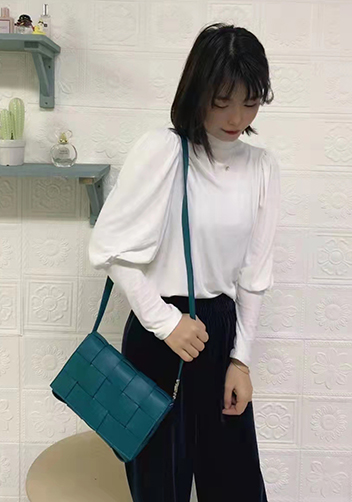 Mia 15 Square Leather Shoulder Bag Blue
