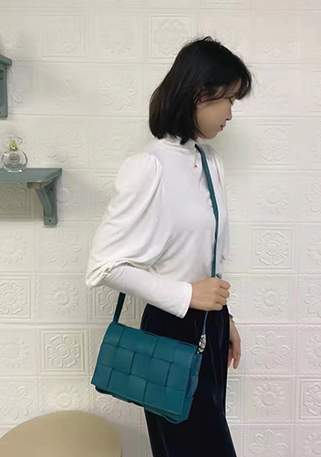 Mia 15 Square Leather Shoulder Bag Blue