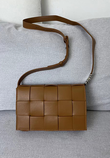 Mia 15 Square Leather Shoulder Bag Camel