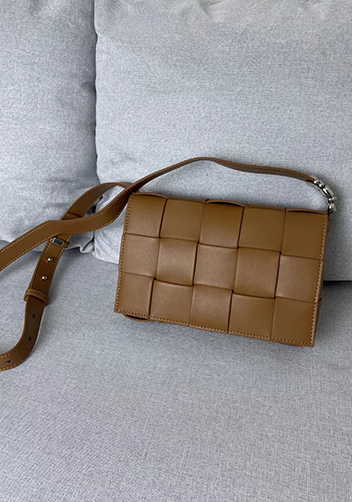 Mia 15 Square Leather Shoulder Bag Camel
