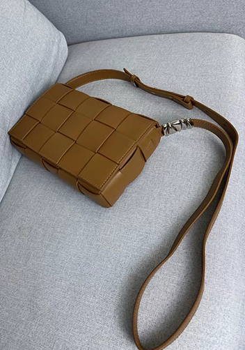 Mia 15 Square Leather Shoulder Bag Camel
