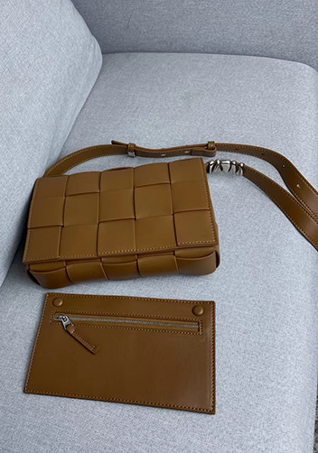 Mia 15 Square Leather Shoulder Bag Camel