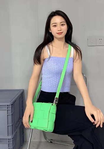 Mia 15 Square Leather Shoulder Bag Green