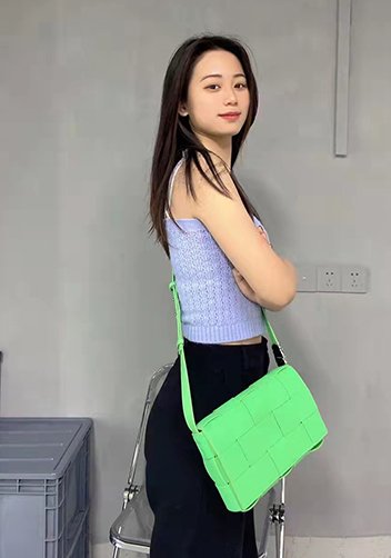 Mia 15 Square Leather Shoulder Bag Green