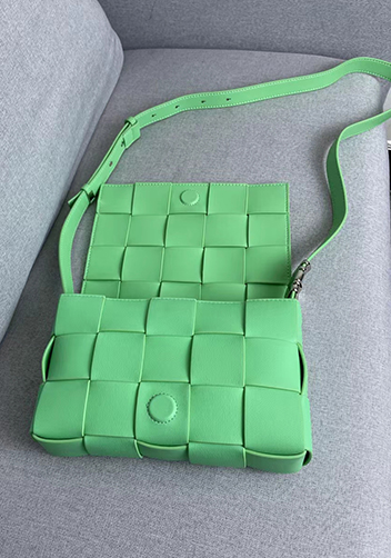 Mia 15 Square Leather Shoulder Bag Green