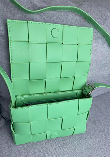 Mia 15 Square Leather Shoulder Bag Green