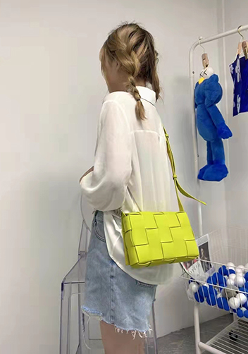 Mia 15 Square Leather Shoulder Bag Kiwi