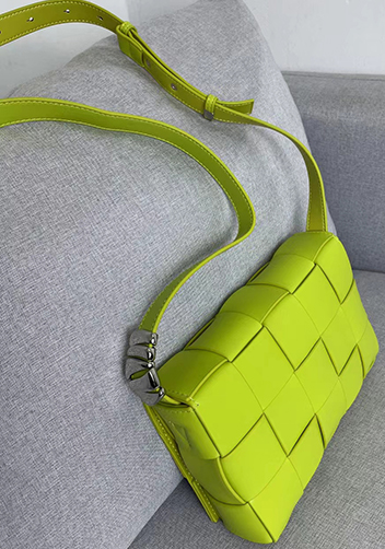 Mia 15 Square Leather Shoulder Bag Kiwi