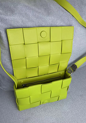 Mia 15 Square Leather Shoulder Bag Kiwi