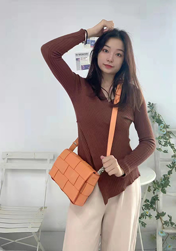 Mia 15 Square Leather Shoulder Bag Orange
