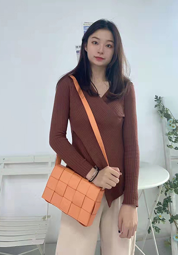 Mia 15 Square Leather Shoulder Bag Orange