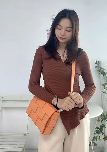 Mia 15 Square Leather Shoulder Bag Orange