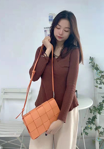 Mia 15 Square Leather Shoulder Bag Orange