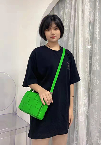 Mia 15 Square Leather Shoulder Bag Green Parakeet