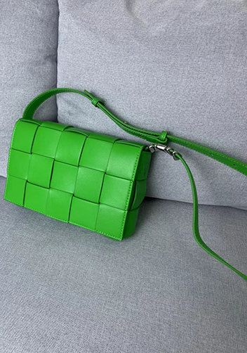 Mia 15 Square Leather Shoulder Bag Green Parakeet