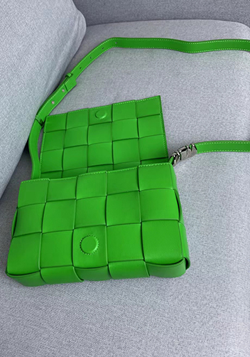 Mia 15 Square Leather Shoulder Bag Green Parakeet