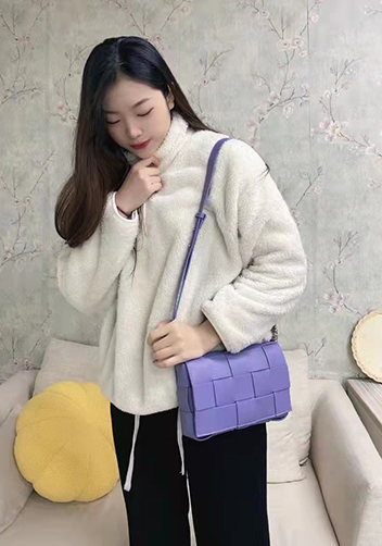 Mia 15 Square Leather Shoulder Bag Purple