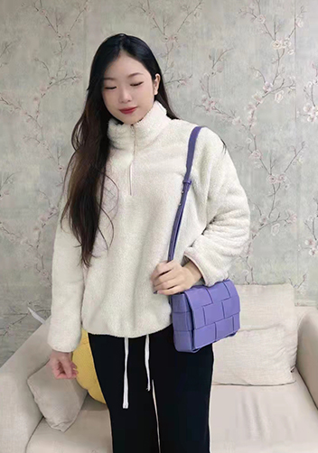 Mia 15 Square Leather Shoulder Bag Purple
