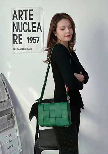 Mia 15 Square Leather Shoulder Bag Racing Green