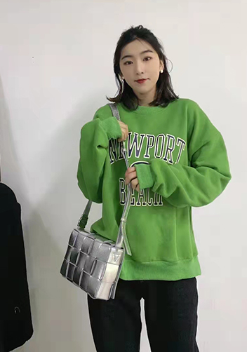 Mia 15 Square Leather Shoulder Bag Sliver