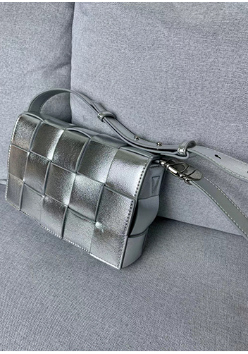 Mia 15 Square Leather Shoulder Bag Sliver