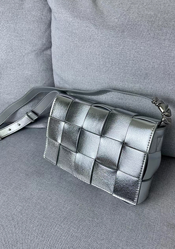 Mia 15 Square Leather Shoulder Bag Sliver