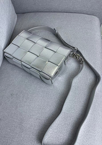 Mia 15 Square Leather Shoulder Bag Sliver