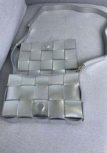 Mia 15 Square Leather Shoulder Bag Sliver
