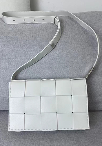 Mia 15 Square Leather Shoulder Bag White