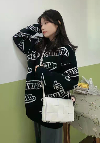 Mia 15 Square Leather Shoulder Bag White