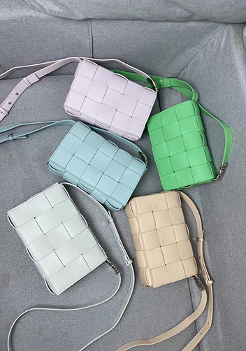 Mia 15 Square Leather Shoulder Bag White