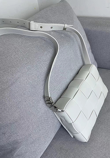 Mia 15 Square Leather Shoulder Bag White
