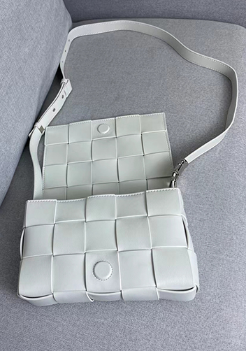 Mia 15 Square Leather Shoulder Bag White