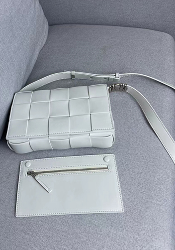 Mia 15 Square Leather Shoulder Bag White