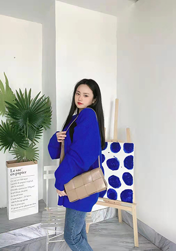 Mia 8 Square Leather Shoulder Bag Beige