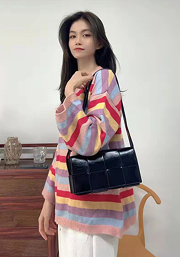 Mia 8 Square Leather Shoulder Bag Black