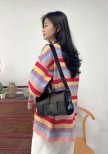 Mia 8 Square Leather Shoulder Bag Black
