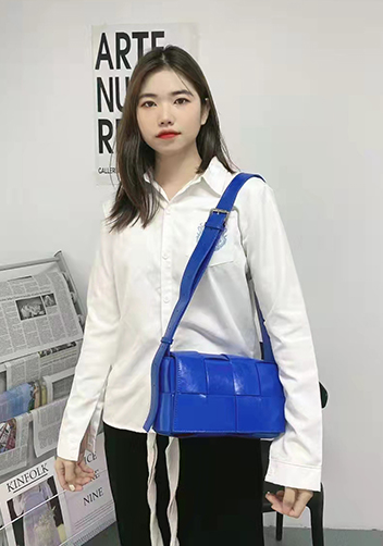 Mia 8 Square Leather Shoulder Bag Blue