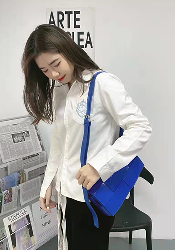 Mia 8 Square Leather Shoulder Bag Blue