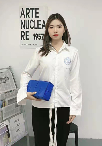 Mia 8 Square Leather Shoulder Bag Blue