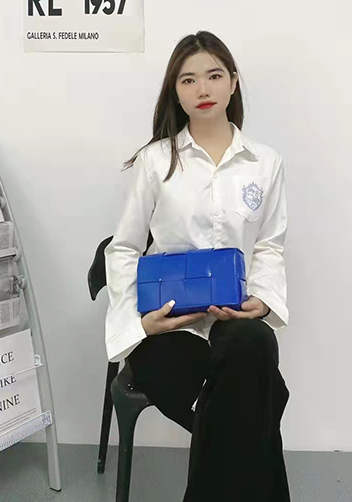 Mia 8 Square Leather Shoulder Bag Blue