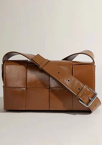 Mia 8 Square Leather Shoulder Bag Camel