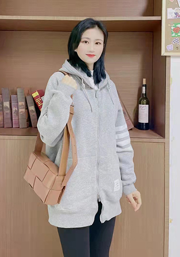Mia 8 Square Leather Shoulder Bag Camel