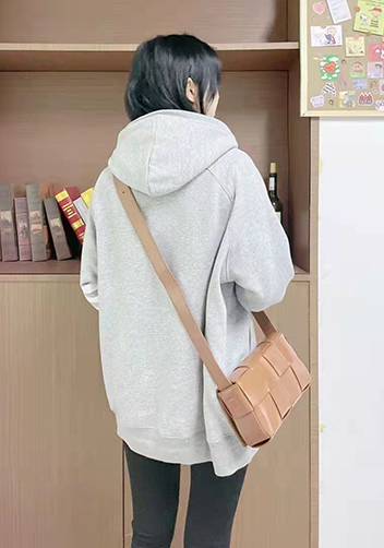 Mia 8 Square Leather Shoulder Bag Camel