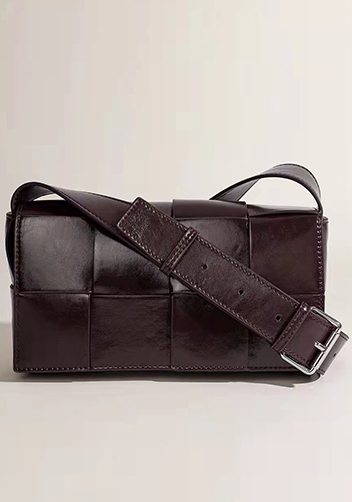 Mia 8 Square Leather Shoulder Bag Choco
