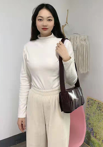 Mia 8 Square Leather Shoulder Bag Choco